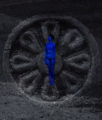 Ես դեռ այստեղ եմ